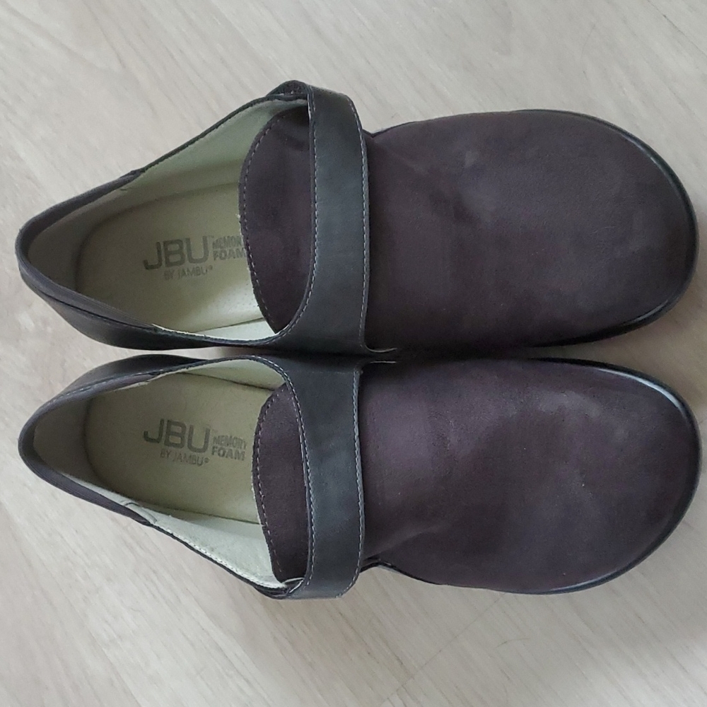JBU grey clogs with velcro strap, size 8.5M